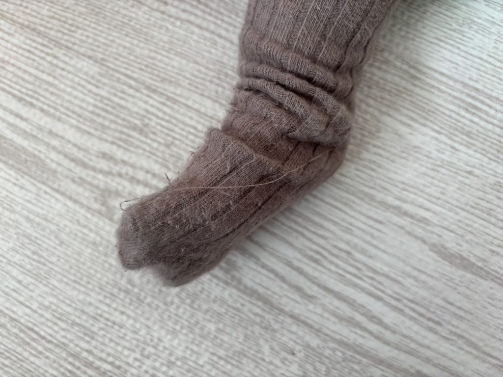 マジックテープの被害にあった靴下