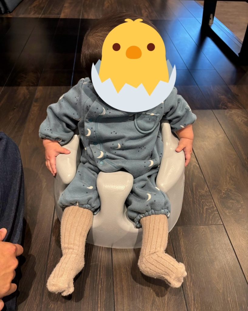 バンボに座れるようになった